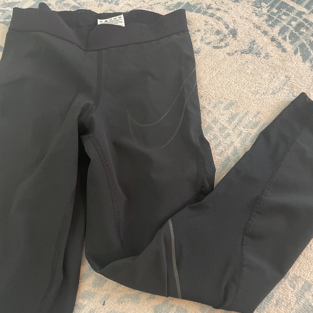 Nike Pro Small mesh capri leggings